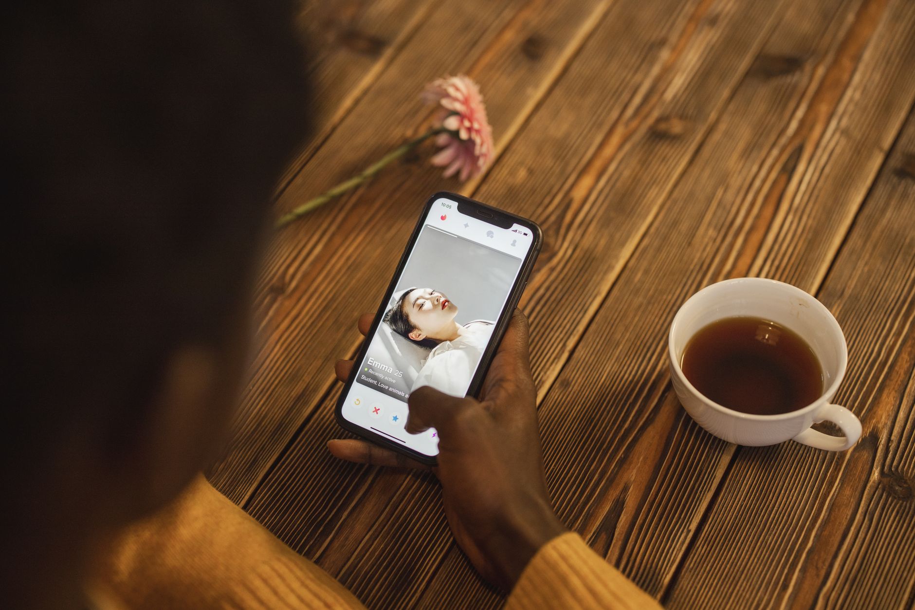 12 Dating Profile Mistakes Making You Less Attractive in 2026 (And How to Fix Them)